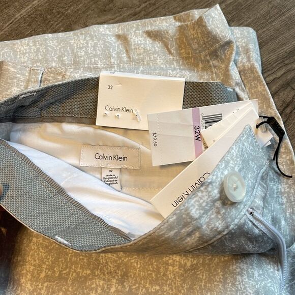 Calvin Klein Cotton Print Shorts-white-32 - Picture 4 of 4